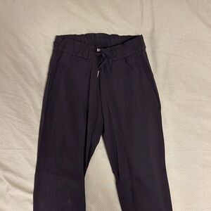 Lululemon On the Fly pants cropped